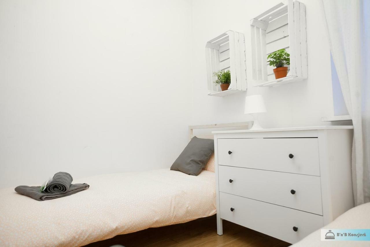 Warsaw Concierge Family Apartment Екстер'єр фото